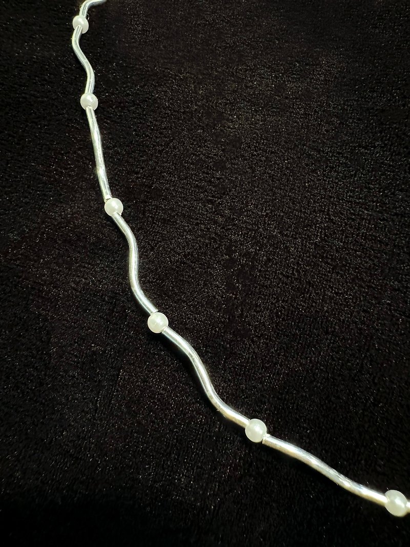 925 Sterling Silver Necklace with Wavy Curve - สร้อยคอ - เงินแท้ สีเงิน