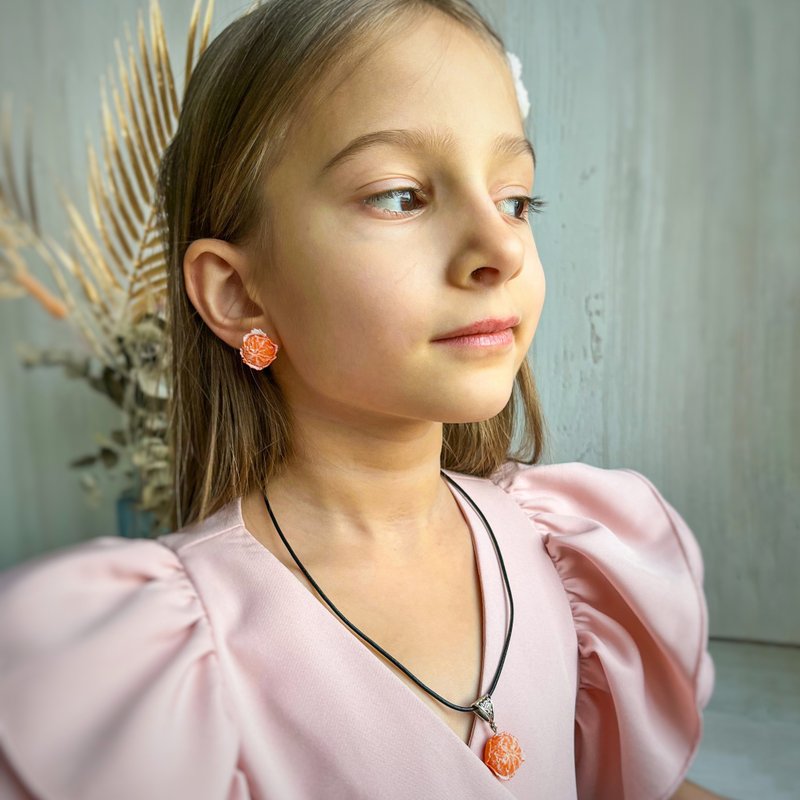 Mandarin stud earrings and necklace are weird fruit funny fancy quirky jewelry - 耳環/耳夾/耳骨夾 - 黏土 橘色
