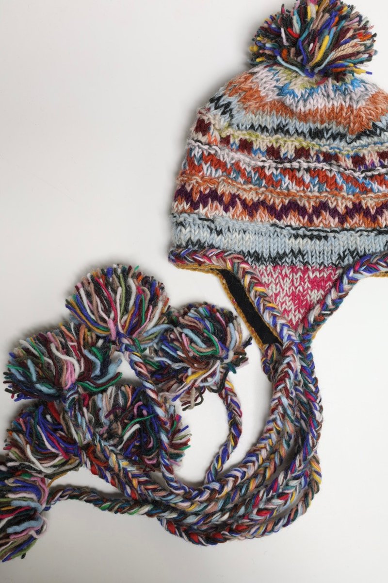 民族風彩色七球辮子帽純羊毛線手工編織全襯防風毛帽子護耳帽保暖 - 帽子 - 羊毛 多色