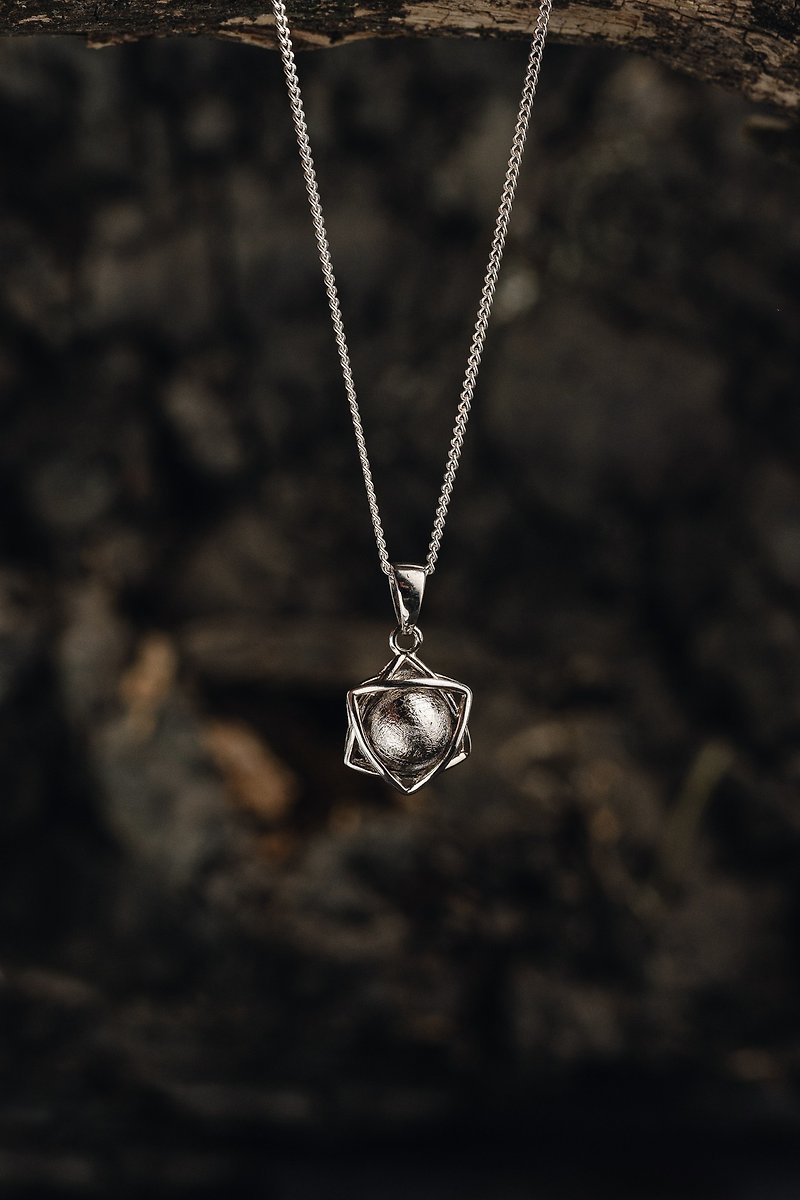 Muonionalusta Meteorite pendant Shootingstar - Necklaces - Silver 