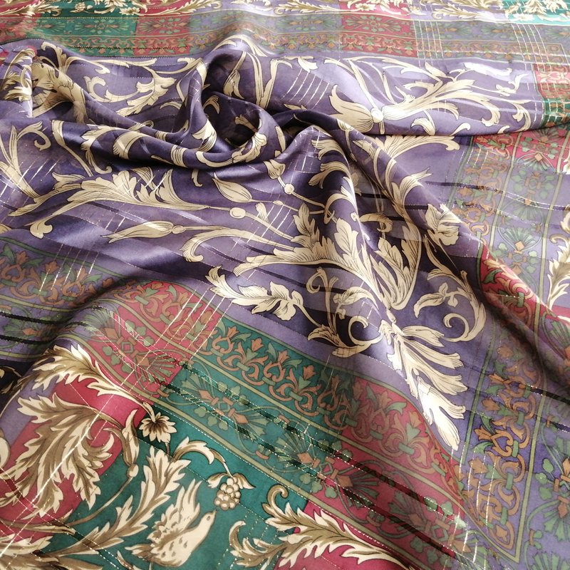 Vintage Yukiko Hanai Silk Scarf, Baroque Pattern, 42x 42 inches, 100% Silk - 絲巾 - 絲．絹 紫色
