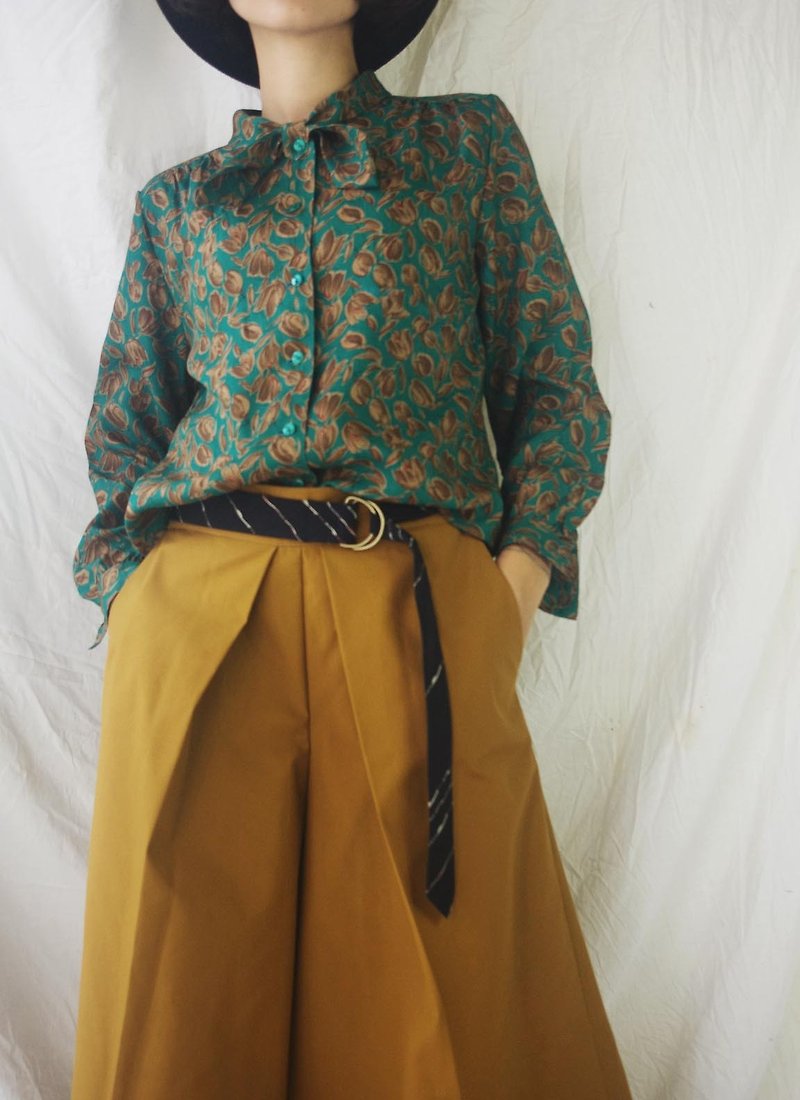 Treasure hunt vintage - retro green floral lapel shirt - เสื้อเชิ้ตผู้หญิง - เส้นใยสังเคราะห์ สีเขียว