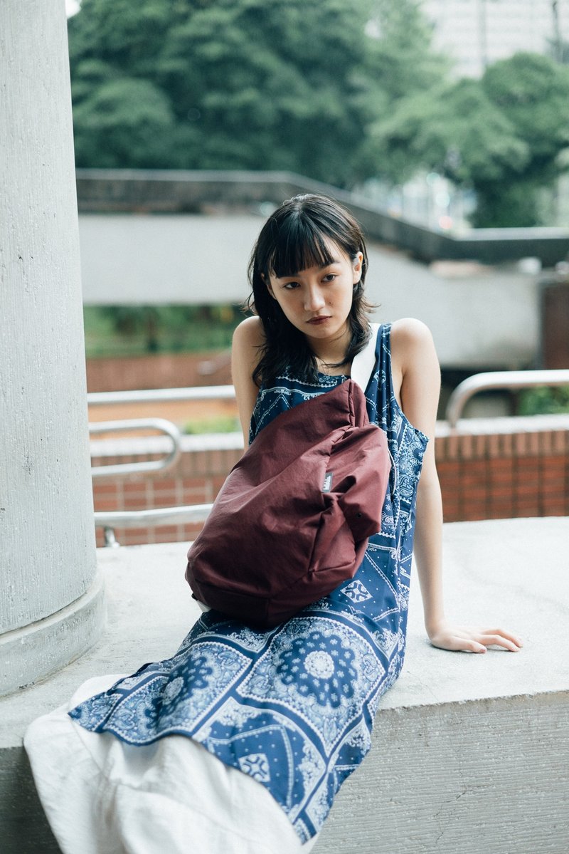 Sustainable RE Series | REESE Daily Duo Shoulder Crossbody Bag (L Size,Red Pear) - Messenger Bags & Sling Bags - Polyester Red