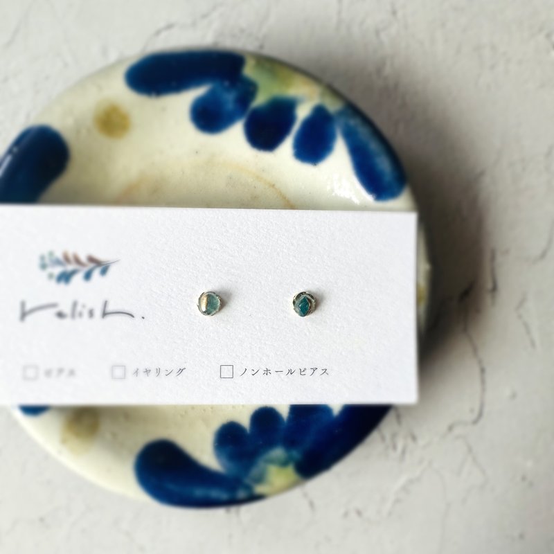 【再販】 1 顆天然石 螢石 (Apatite) 金繼 工藝 線條 耳環 無耳洞耳環 金色 金 極小 藍色 青 淺藍色 淺藍色 小巧 簡約 禮物 - 耳環/耳夾 - 石頭 藍色