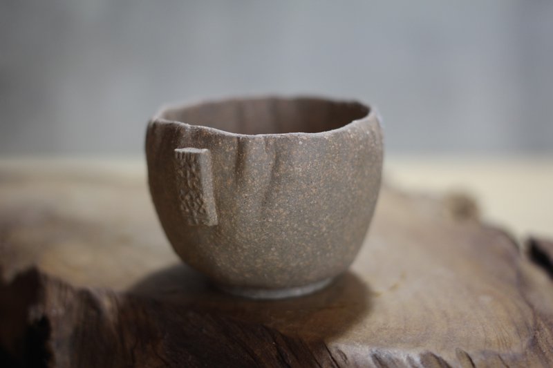 【送禮好物】60ml 純手捏茶杯 小酒杯 陶作家葉佳佩純手製 - 茶壺/茶杯/茶具 - 陶 