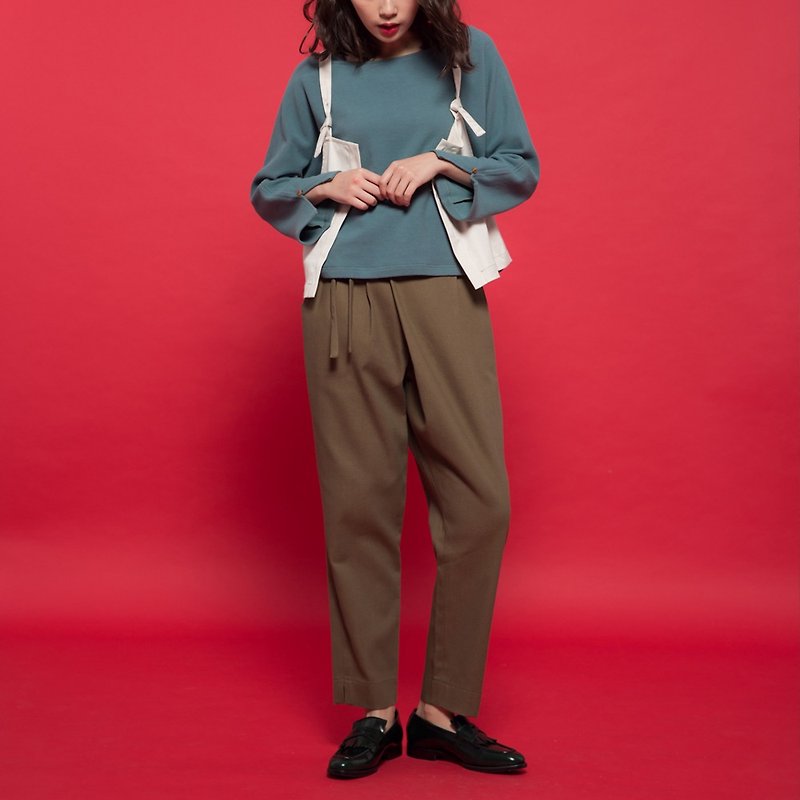 Carl 蹓 跶 log unsymmetrical straps modeling classic pants - khaki green - Women's Pants - Cotton & Hemp Khaki