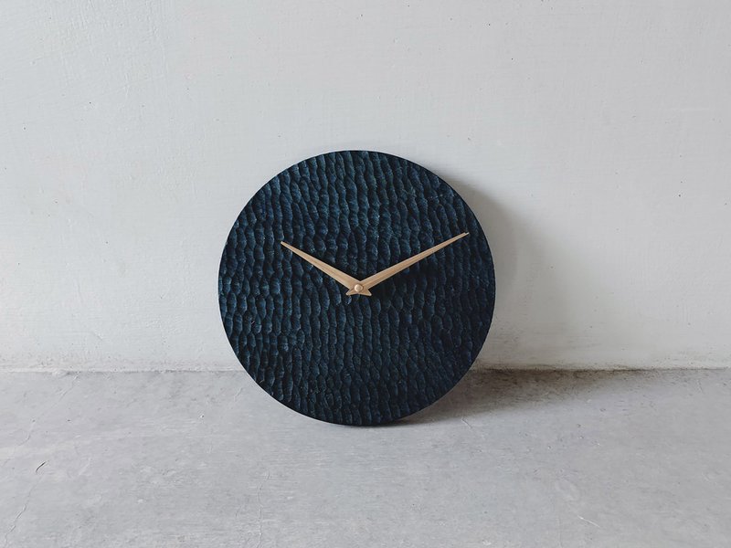 Sparkling wooden wall clock - Clocks - Wood Blue