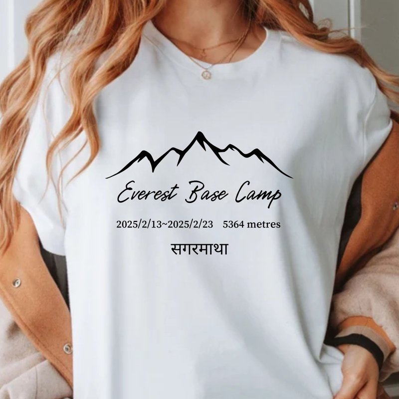 Everest Base Camp 文字系列 中性短袖上衣 健行登山戶外愛好 - 女 T 恤 - 棉．麻 白色