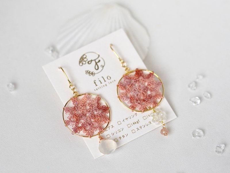 6月誕生石 セイロンムーンストーンのタティングレースpeach collar hoop ピアス/イヤリング - 耳環/耳夾/耳骨夾 - 棉．麻 粉紅色