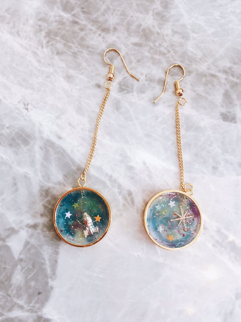 Rushing small universe! Dangling earrings - Earrings & Clip-ons - Other Materials Blue