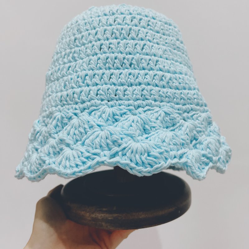 Exchange Gifts Handmade Crochet Shell Pattern Fisherman Hat Christmas Gift Mother's Day Gift Box - หมวก - ผ้าฝ้าย/ผ้าลินิน สีน้ำเงิน