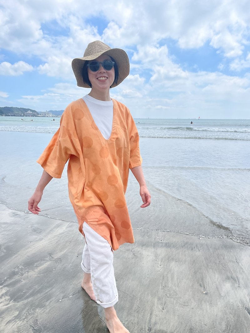 棉．麻 連身裙 橘色 - Made in Japan A mud-dyed pullover dress with a relaxed mood and a clean oversized neck.