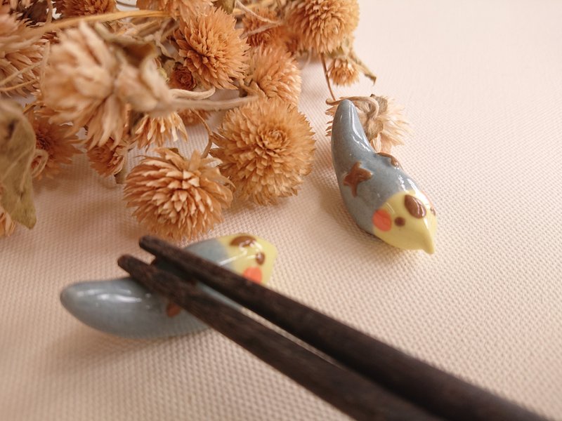 瓷 筷子/筷子架 灰色 - Hey!鳥朋友!原生玄鳳躺躺筷架