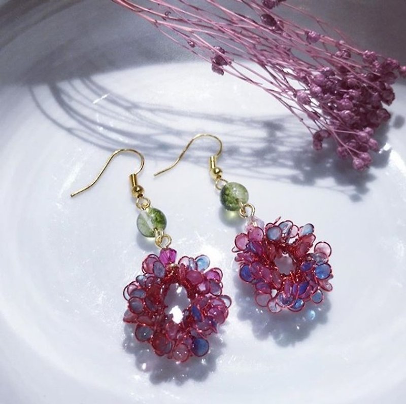 古典水晶珠花圈耳環【藍夕紅】 - 耳環/耳夾 - 其他材質 紅色