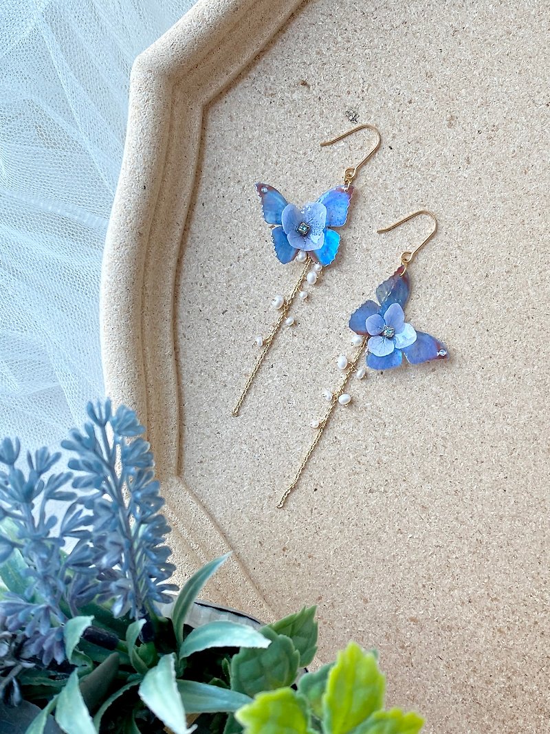 Butterfly with Real flower Hydrangea Earrings with butterfly 18KGP