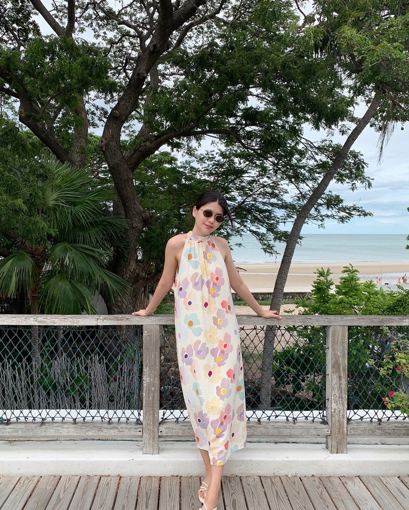 BIRUCHU CRUISE HALTER DRESS : Watercolor Floral ชุดเดรสยาว ดีเทลคล้องคอ - ชุดเดรส - วัสดุอื่นๆ สีเหลือง