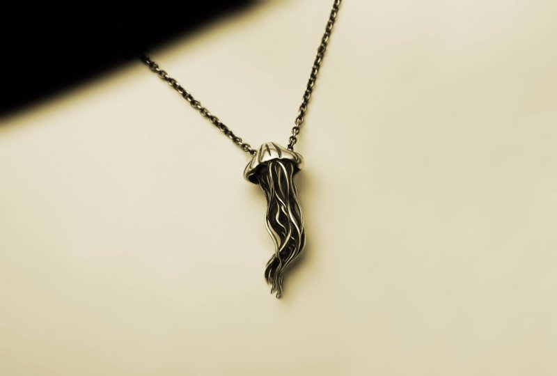 Jellyfish Necklace - สร้อยคอ - โลหะ สีเงิน