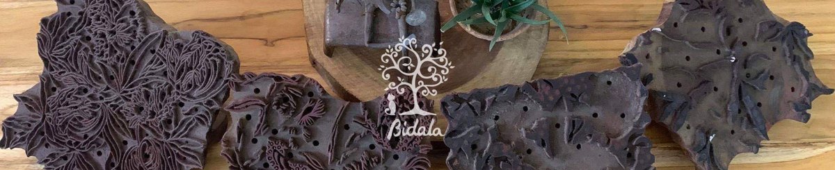  Designer Brands - Bidala