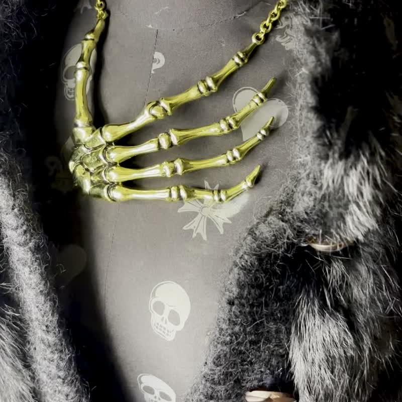 解剖学 スケルトンハンドネックレス ボーンジュエリー 真鍮製 4つの