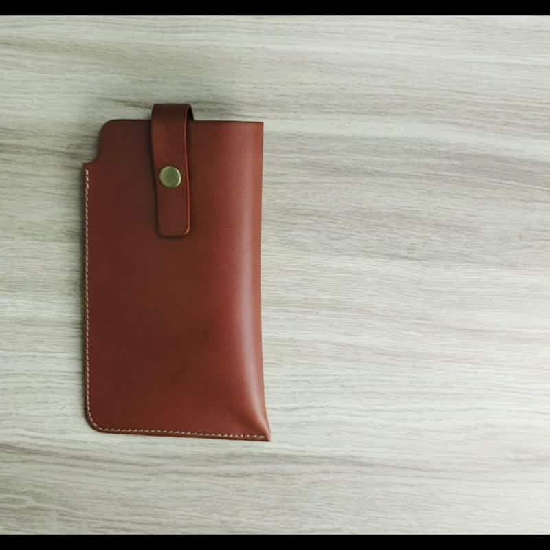 Mobile phone bag | Handmade leather goods | Customized gifts | Vegetable tanned leather-pull mobile phone case - เคส/ซองมือถือ - หนังแท้ สีนำ้ตาล