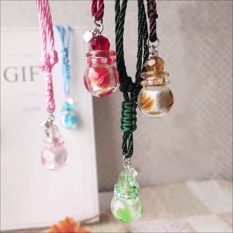 Diffuser Necklace Art Glass Knotting Cord Petite Aroma Vial - Necklaces - Colored Glass Multicolor