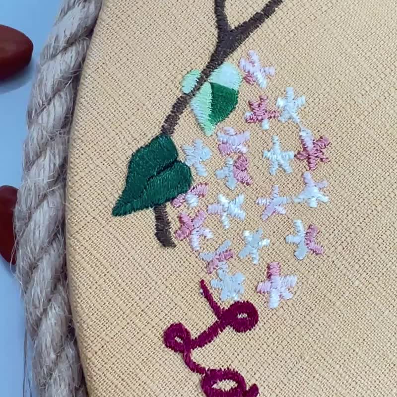 Rice hand-painted embroidery Bible embroidery series-Love is never-ending large round ornament/pendant - ของวางตกแต่ง - วัสดุอื่นๆ 