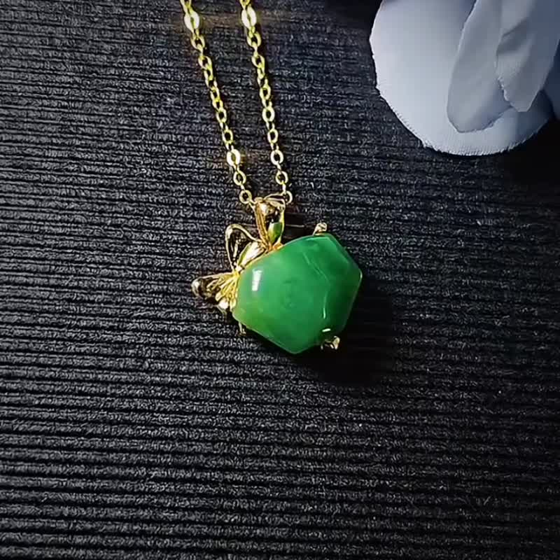 |有財甜心|a貨翡翠糯冰綠切割13mm純銀鍍18k黃蝴蝶結款吊墜 - 項鍊 - 玉石 