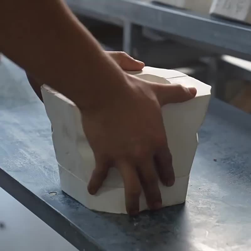 9 又四分之三花盆| 手工原創粗陶桌面花盆多肉塊根熱植小盆貼牆盆 - 盆栽/植栽 - 陶 