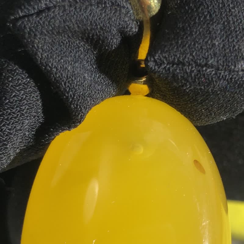 Rare yellow amber pendant with a drop of water inside, Yellow baltic amber - สร้อยคอ - เครื่องประดับพลอย สีเหลือง