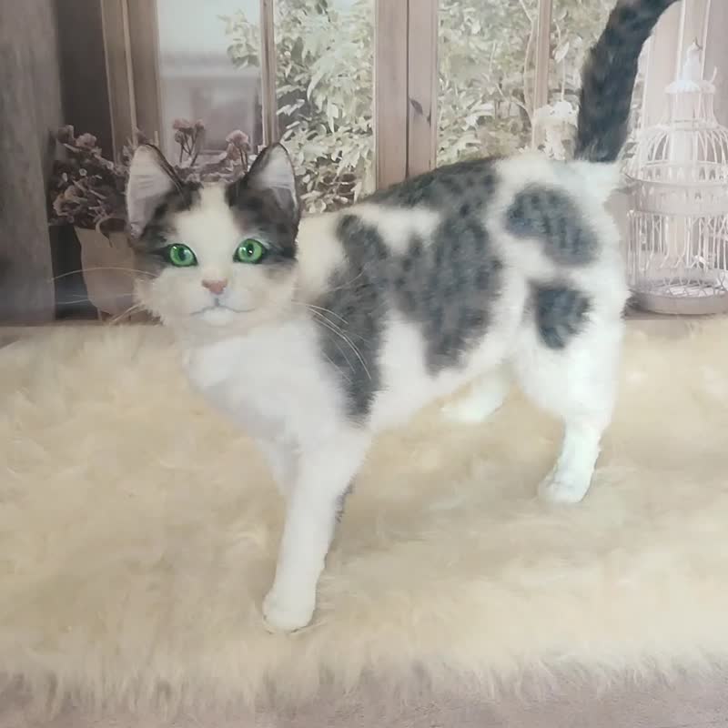 Realistic cat of real size Artificial stuffed animal Author's interior doll OOAK - Stuffed Dolls & Figurines - Other Materials White