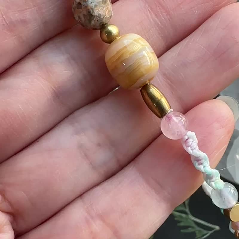 BB182 エスニック風 ワックスコード編み アゲート 真鍮ビーズ ブレスレット (長さ調節可能) - ブレスレット - 宝石 ピンク