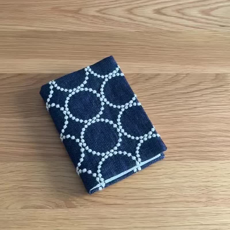 mina perhonen tambourine 書衣　A6  ブックカバー - 書衣/書套 - 棉．麻 藍色