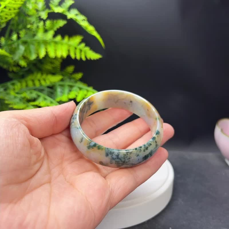 Explosive crystal water grass agate bracelet 54MM green floating moss chalcedony bracelet texture is changeable and full of aura - สร้อยข้อมือ - เครื่องประดับพลอย 