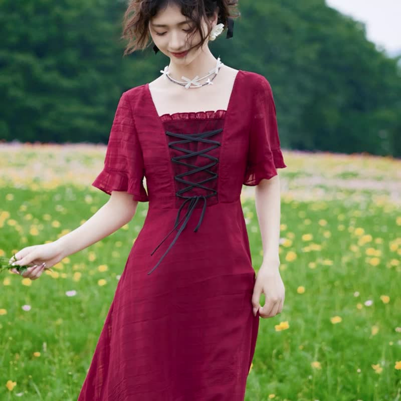 Designer red French girl square collar lace dress temperament high-end white holiday style dress - ชุดเดรส - วัสดุอื่นๆ สีแดง