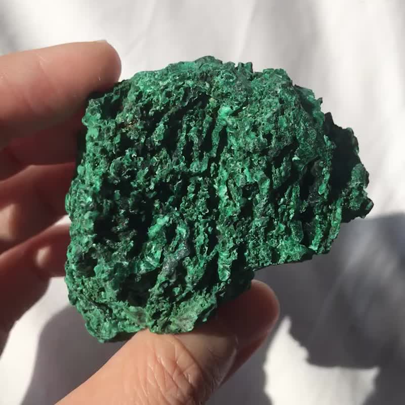 エメラルドの天然クラスター エメラルドグリーン石水晶 クラスター 盆栽 原石 飾り 天然 原石