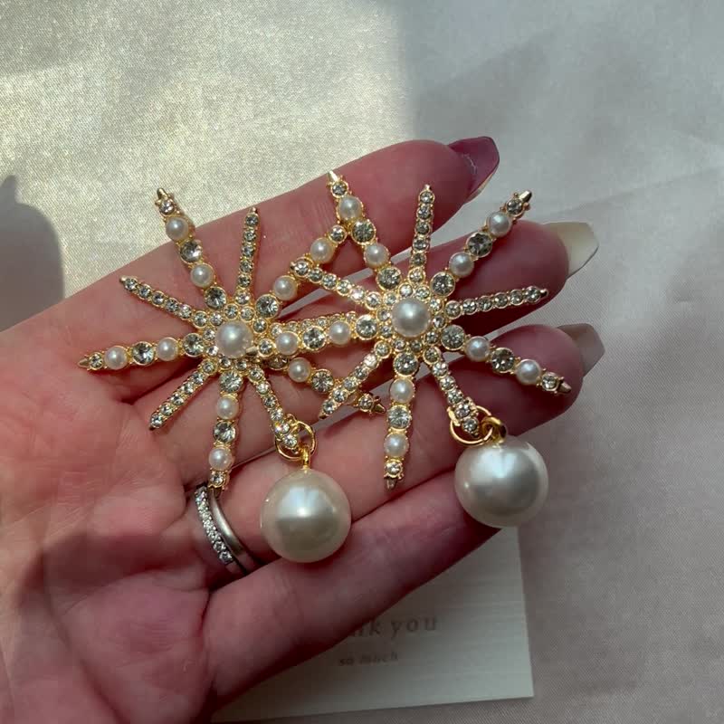 結婚式　ウェディング　ブライダル　花嫁　フラワー　星　シルバー　大ぶりピアス - 耳環/耳夾/耳骨夾 - 其他金屬 金色
