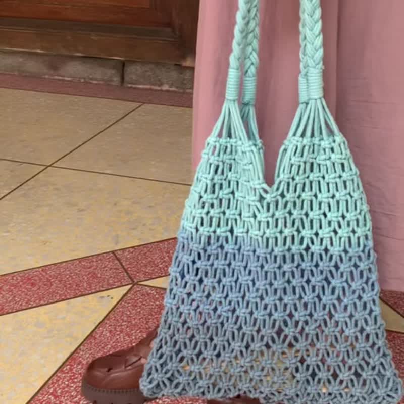 Sea hand-dyed woven tote bag/summer accessories/artisan hand-rendering - Other - Cotton & Hemp Blue