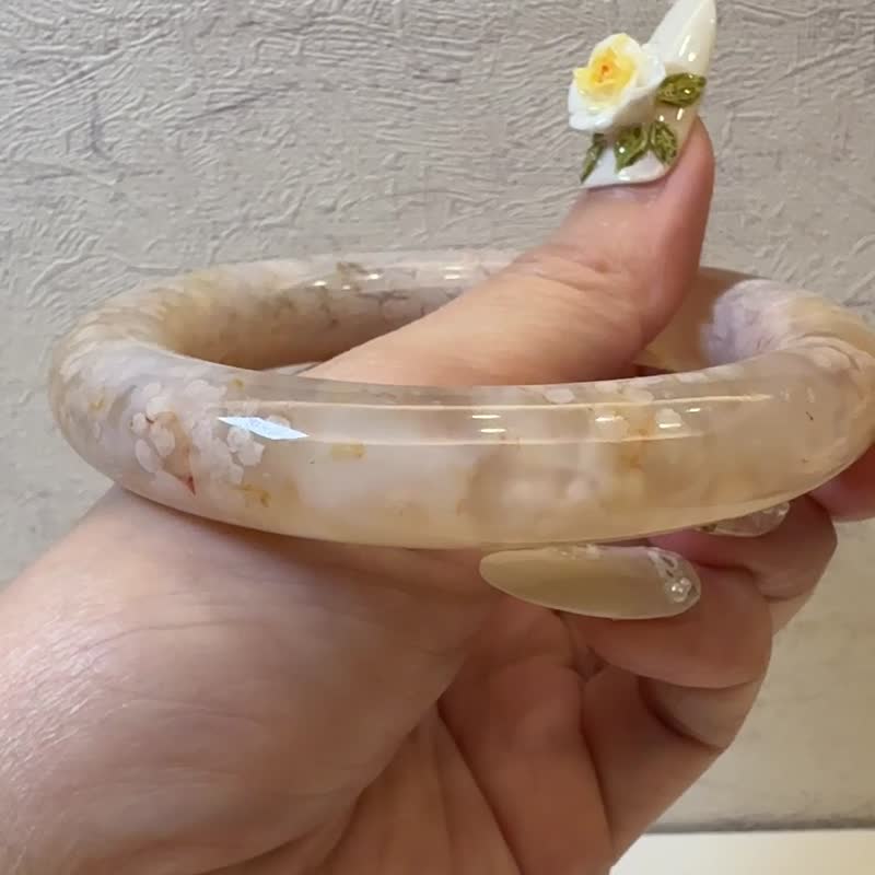 櫻花瑪瑙手鐲 瑪瑙手鐲厚裝滿天星碎花粉花橙調圓條套鐲56-57可戴 - 手鍊/手環 - 玉石 
