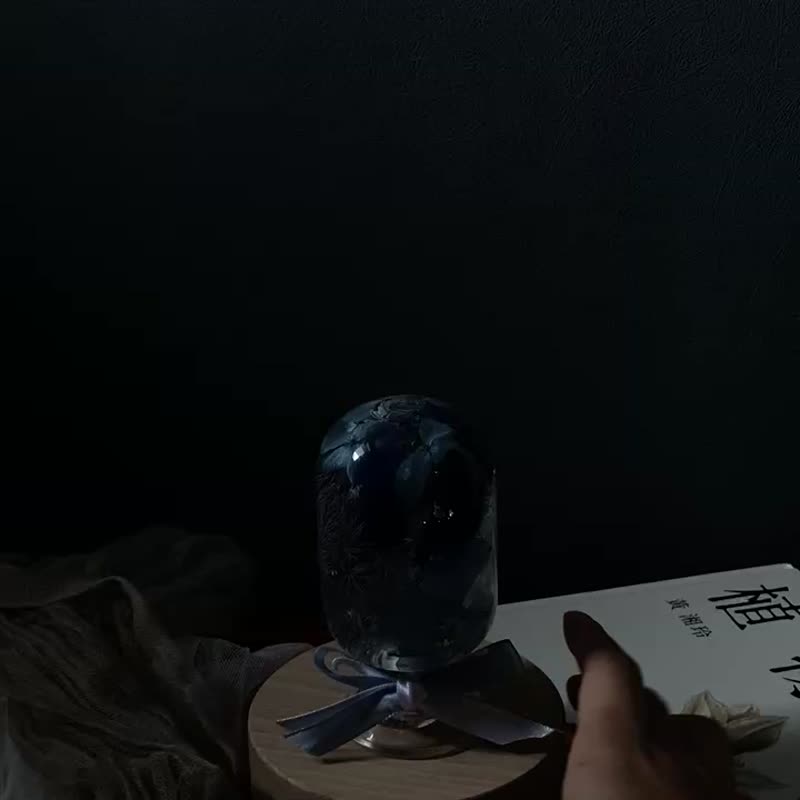 【可客製】浮游花 送禮 水晶球 含夜燈 - 乾花/永生花 - 其他材質 