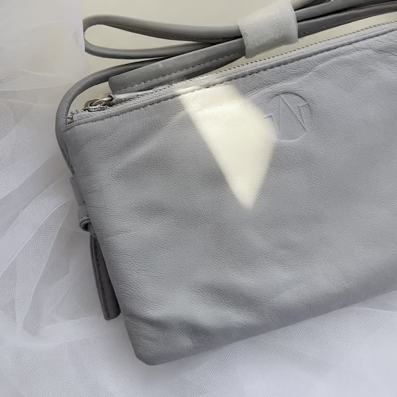 NORMCORE | Cross Body Bag| Daily basic | Leather - กระเป๋าแมสเซนเจอร์ - หนังแท้ สีนำ้ตาล
