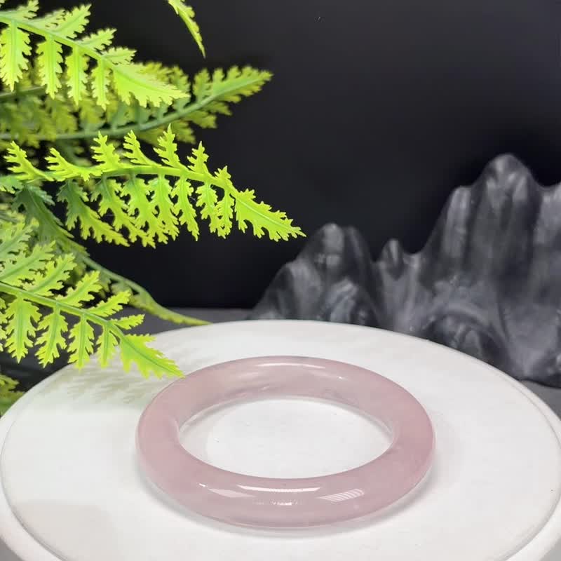 ローズクォーツバングル 53MM 潤いと煌めきを放つピンクの円形ブレスレット 魅力アップ 正しい縁を引き寄せる - ブレスレット - クリスタル ピンク