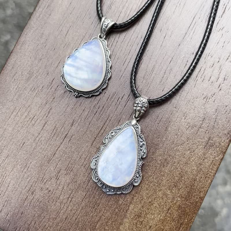 Xiyingyao 925 Silver moonstone natural stone necklace heavy craft necklace ethnic style retro men and women - สร้อยคอ - คริสตัล สีเงิน