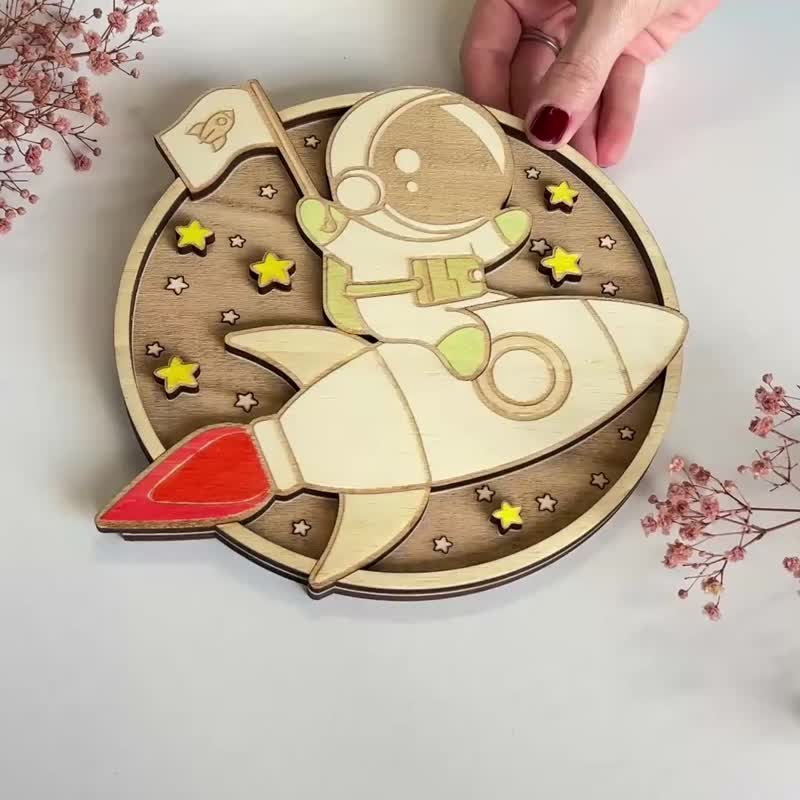 Astronaut Wooden Baby Room Sign - Rocket Astronaut - Nursery Decor - Handpainted - 兒童家具 - 木頭 