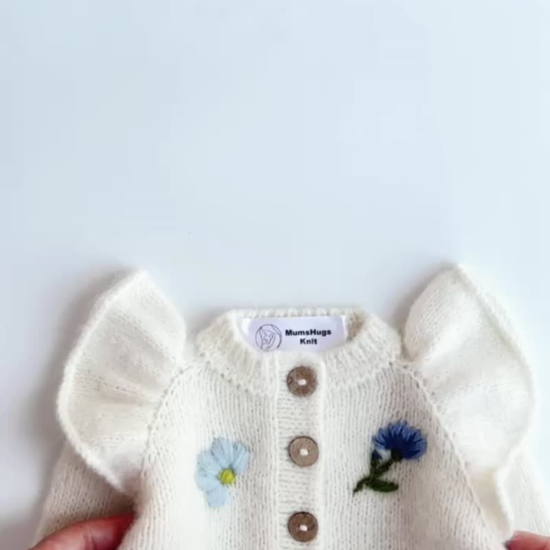 Coming home outfit. Custom set romper bonnet  with flowers. Expecting mom gift - ของขวัญวันครบรอบ - ขนแกะ 