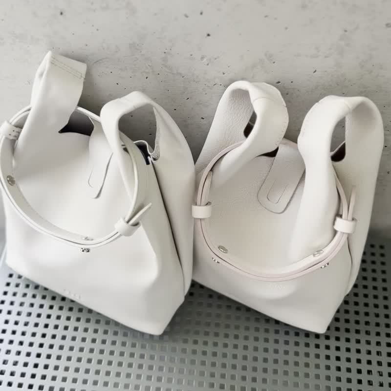 Usual Bag S Ivory_Cow Skin crossbody bag - 手提包/手提袋 - 真皮 
