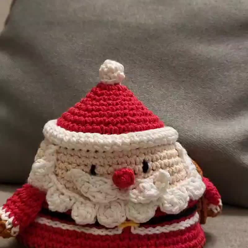 Pure cotton hand crochet double sided flip Christmas tree or Santa Claus - ของวางตกแต่ง - ผ้าฝ้าย/ผ้าลินิน 