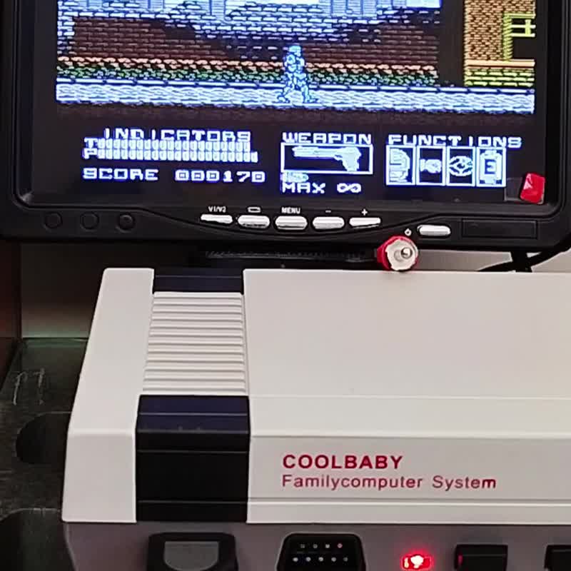遊戲機 九成新展品 COOLBABY 家用機迷你版 內建500套經典遊戲 - 科技小物 - 塑膠 銀色