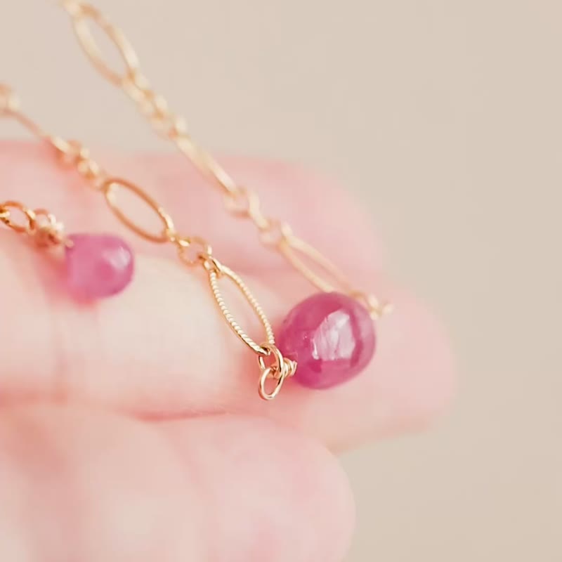 ルビーとブルームーンストーンの14kgf ブレスレット 大人可愛い 華奢アクセサリー - 手鍊/手環 - 石頭 紅色