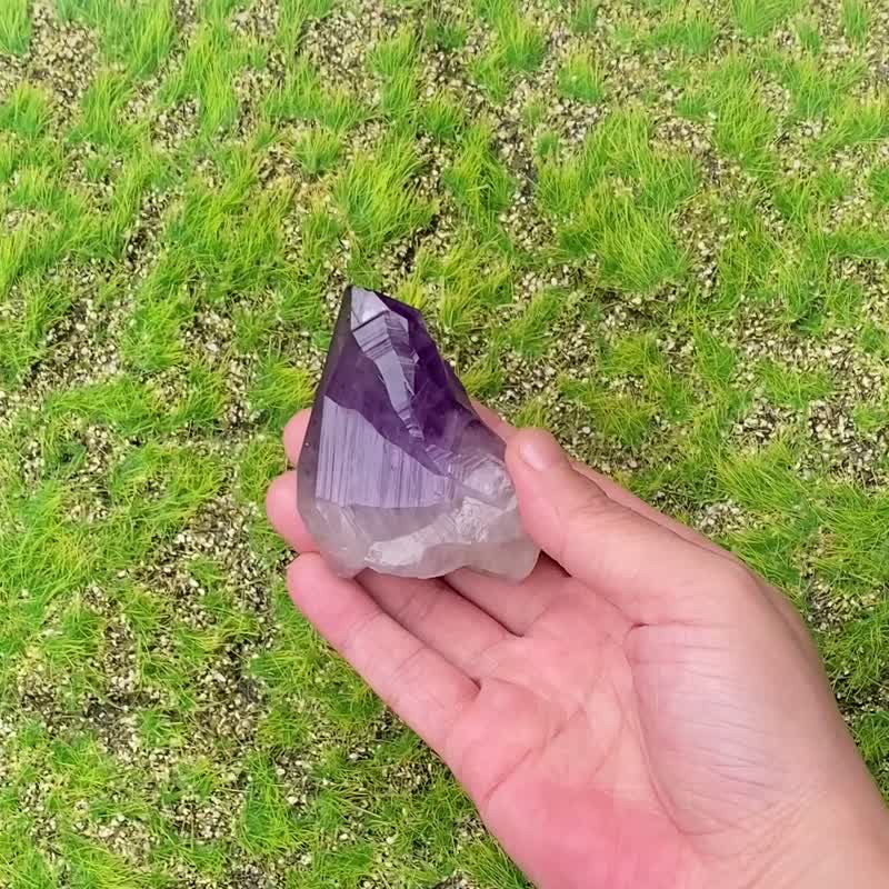 Energy mineral-Amethyst backbone, meditation, healing, warding off evil spirits, absorbing negative energy, fast shipping - Items for Display - Crystal Purple