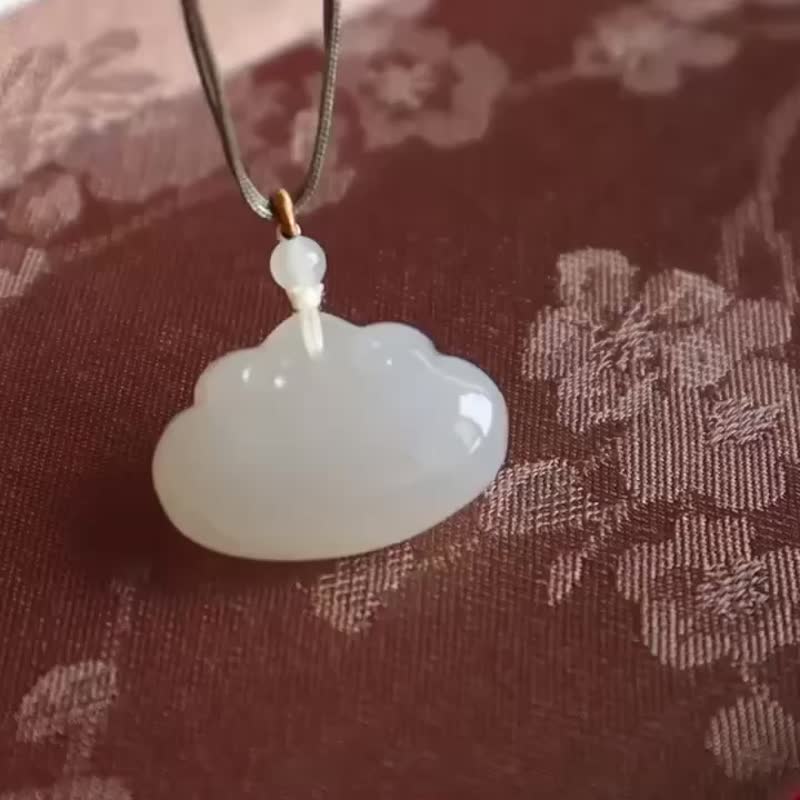 Natural Hetian jade mutton-fat jade Ruyi lock pendant simple necklace clavicle chain female Hetian jade baby full moon gift - สร้อยคอ - หยก 